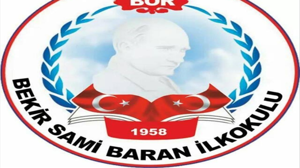 BEKİR SAMİ BARAN İLKOKULU OKUL KIYAFETLERİ